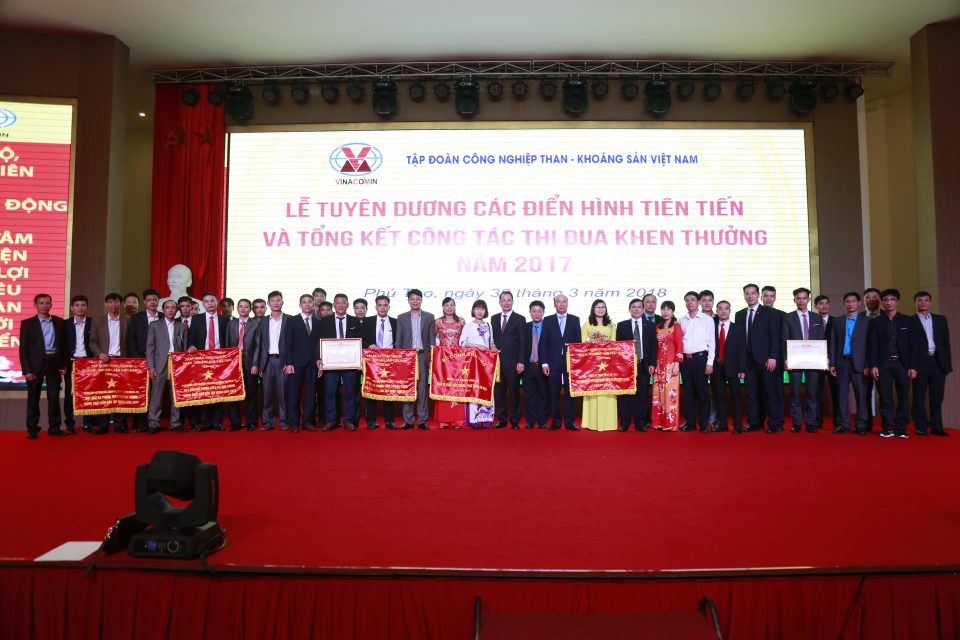 học nghề mỏ miễn học phí
