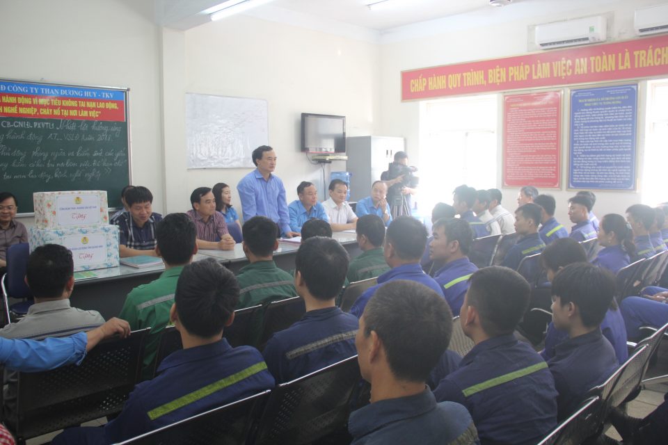 học nghề khai thác mỏ 2–3 tháng