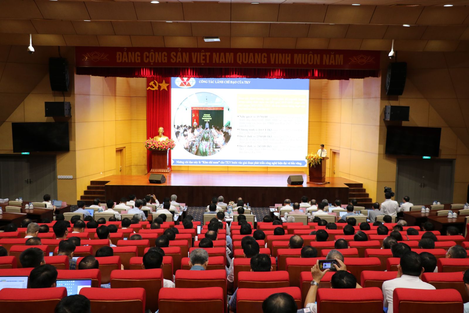 Nâng cao nhận thức về vai trò của “Cuộc cách mạng Khoa học - Công nghệ và Chuyển đổi số” trong sản xuất của TKV