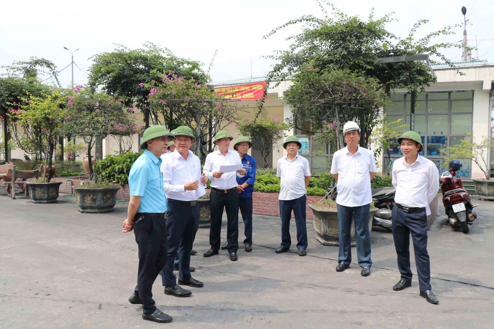 Phó Tổng giám đốc Tập đoàn Nguyễn Huy Nam kiểm tra sản xuất, tiêu thụ than