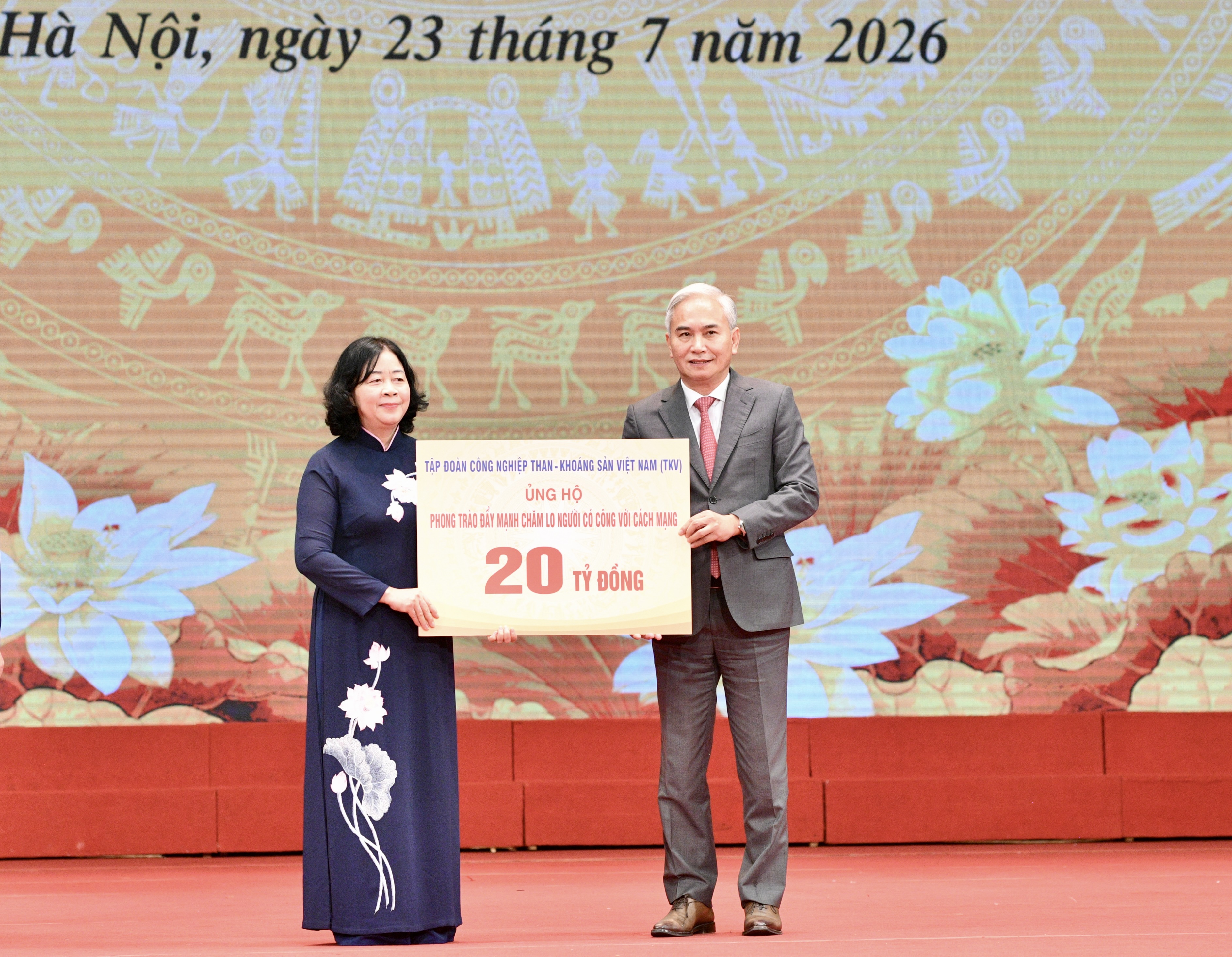 Ảnh bài gốc: TKV ủng hộ 20 tỷ đồng chung tay chăm lo người có công với cách mạng toàn quốc năm 2026