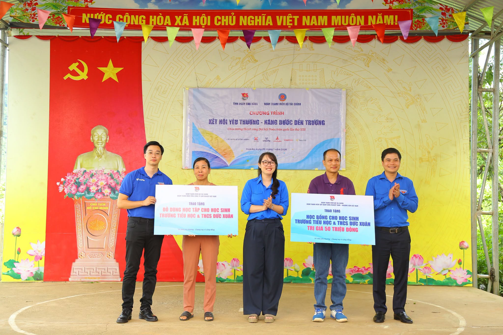 Ảnh bài gốc: Đoàn Thanh niên TKV triển khai các hoạt động ‘Thắp sáng ước mơ’ cho thiếu niên nhi đồng