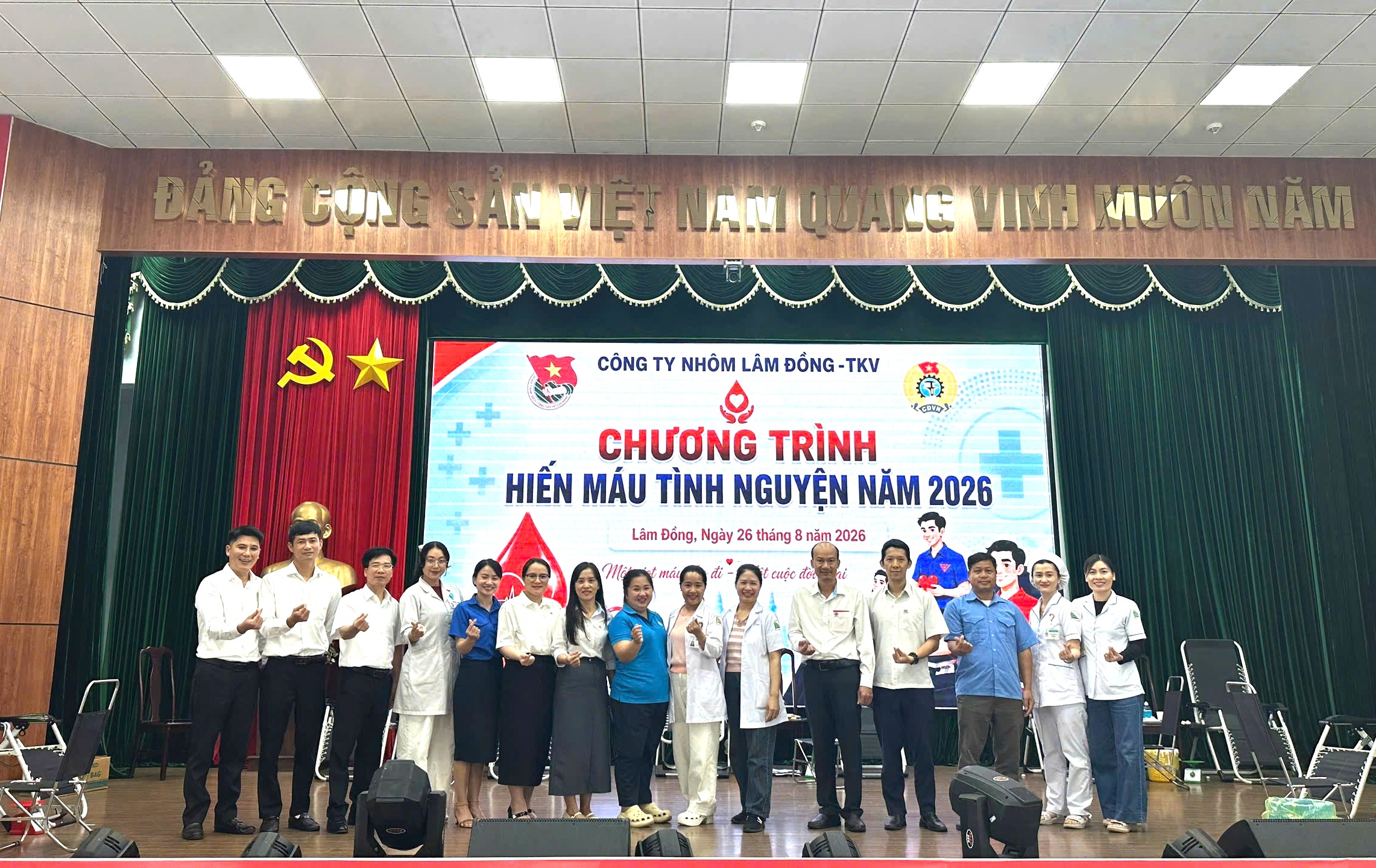Cán bộ và đoàn viên các đơn vị TKV tại Lâm Đồng tham gia hiến máu tình nguyện